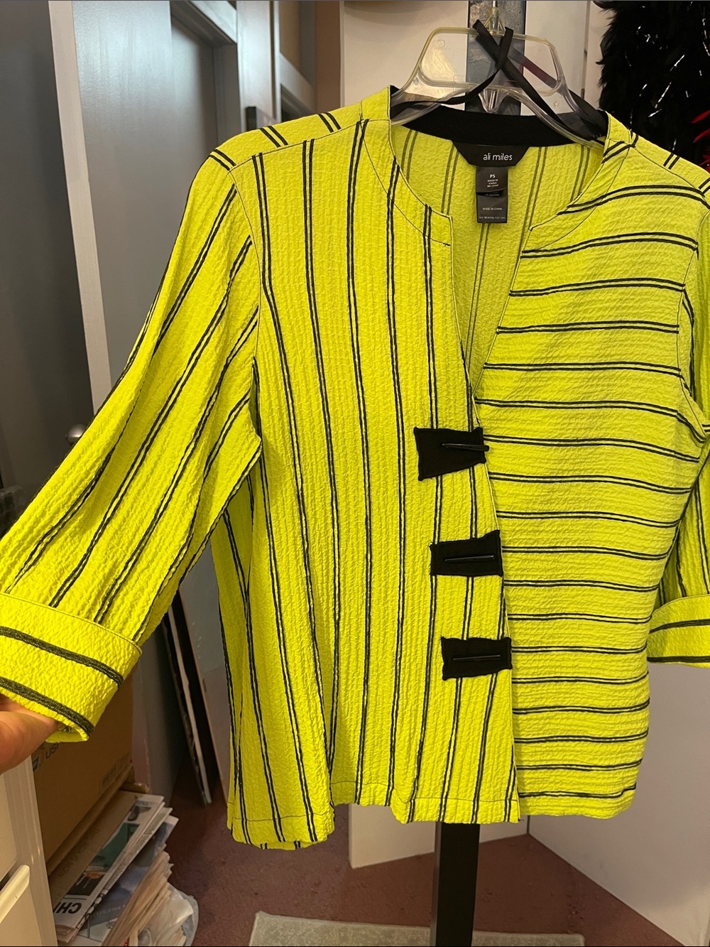 Ali Miles lime green with black stripe blazer and toggle closure - size PS